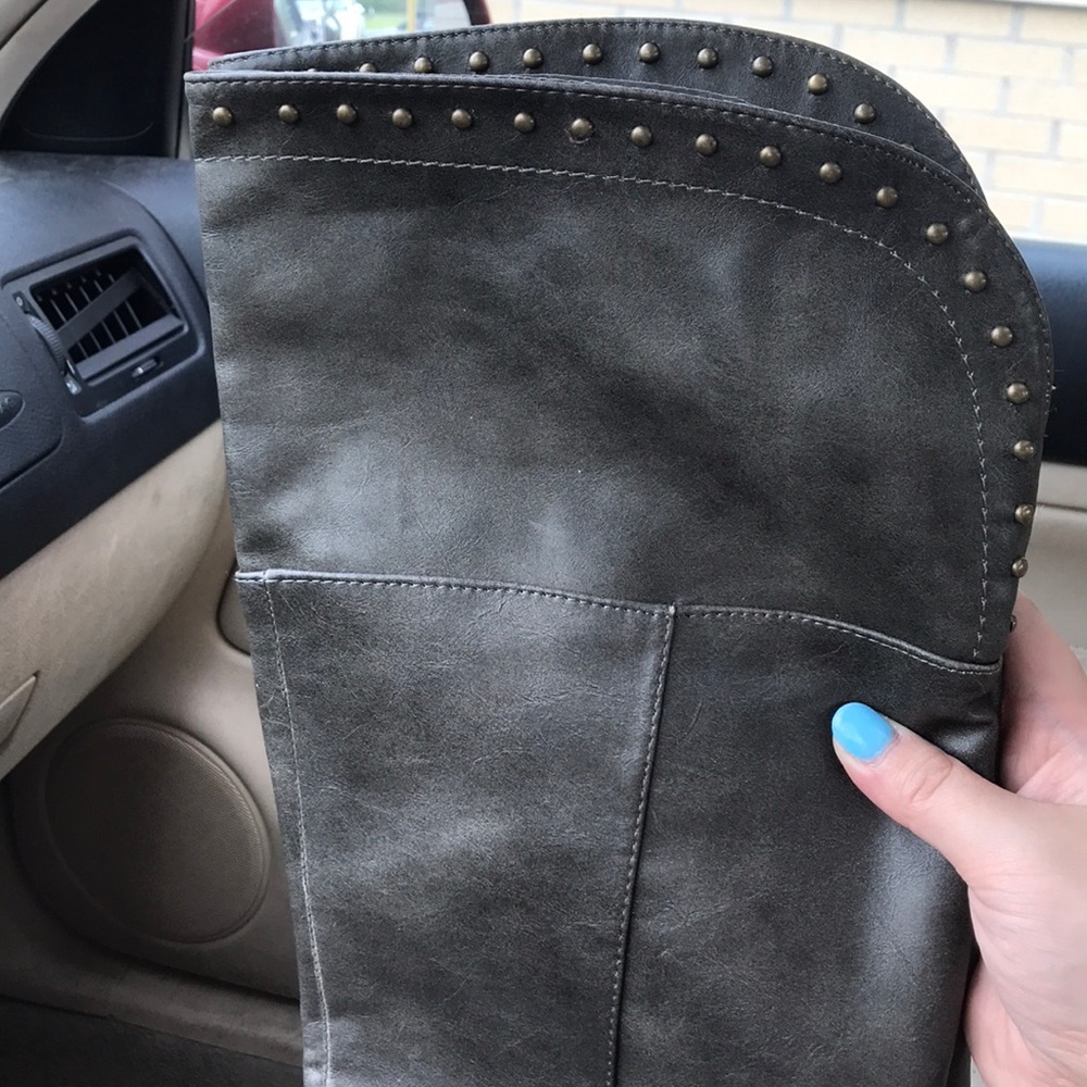 Boots - Picture 3 of 4